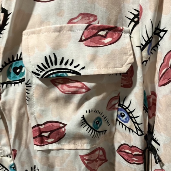 Button Down Blouse-OS! - Picture 5 of 8